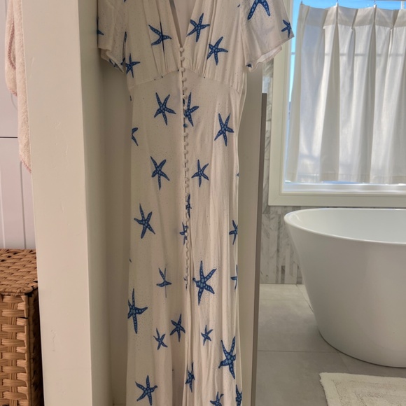 Rixo dress - white with blue starfish - size small - in great condition - Picture 2 of 6